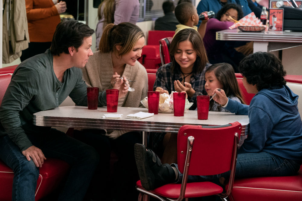 Mark Wahlberg, Rose Byrne, Isabela Moner, Julianna Gamiz and Gustavo Quiroz in Instant Family from Paramount Pictures / © 2018 Paramount Pictures All Rights Reserved