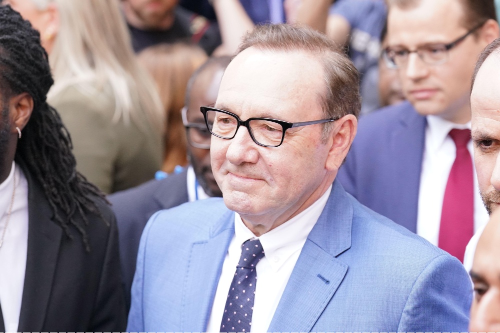 Kevin Spacey leaving Westminster Magistrates Court in London after being charged with sexual offences against three men / Picture Credit: PA Images/Alamy Stock Photo