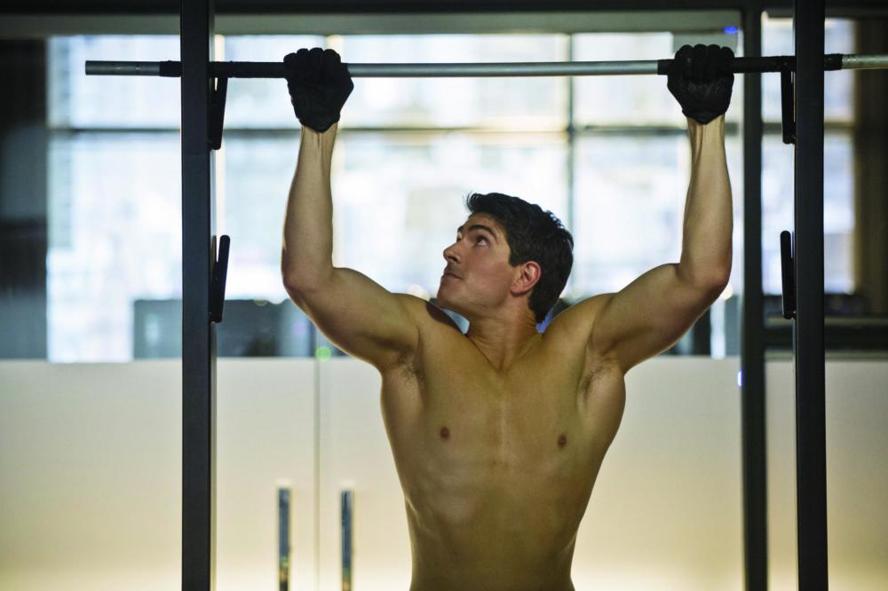 Brandon Routh stars as The Atom / Credit: The CW