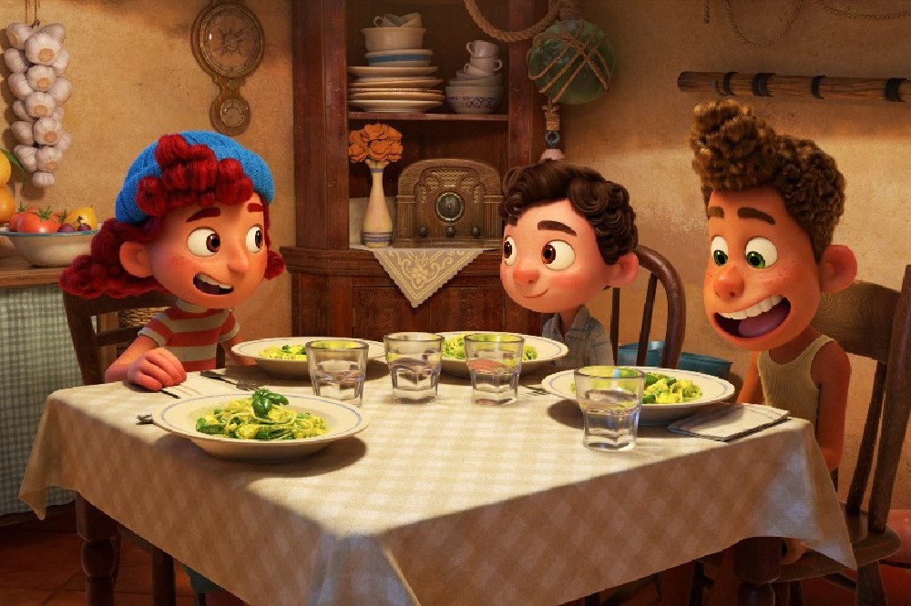 Giulia, Alberto and Luca having dinner / Picture Credit: Disney and Pixar