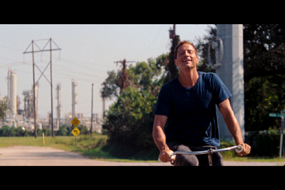 Simon Rex as Mikey in Red Rocket / Picture Credit: Universal Pictures UK