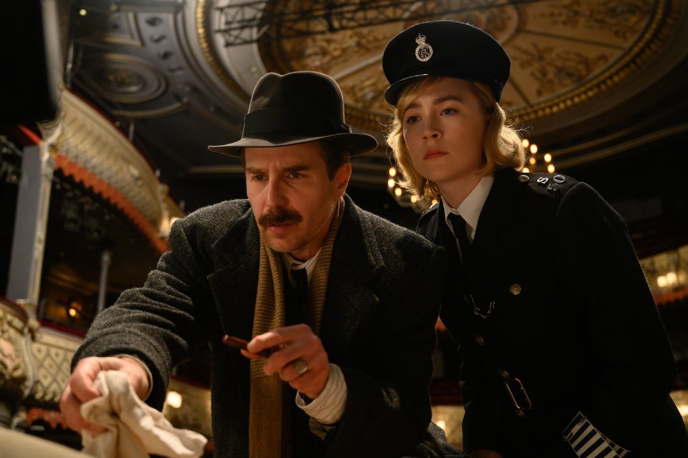 Sam Rockwell and Saoirse Ronan in See How They Run / Picture Credit: Searchlight Pictures