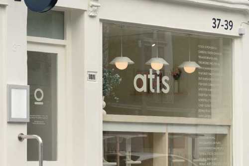 Atis, Notting Hill (@piercescourf/www.piercescourfield.com)