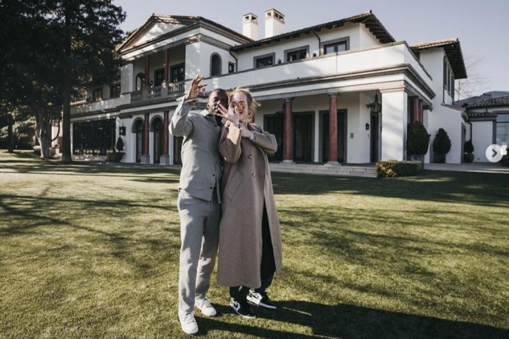 Adele and Rich Paul look delighted with their new home (c) instagram.com/adele