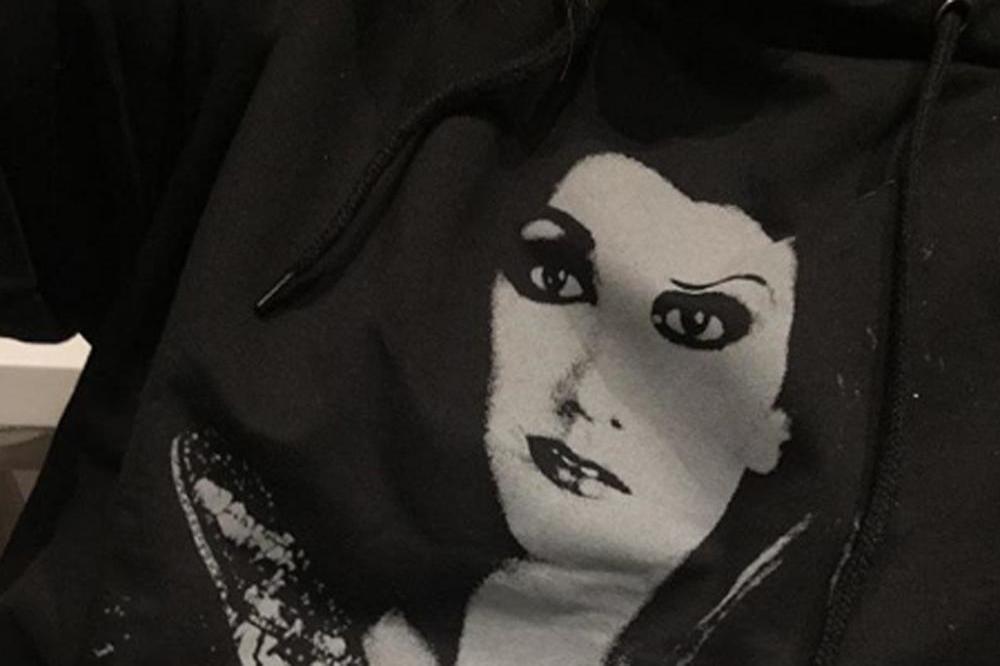 Adele's Titanic sweater (c) Instagram 