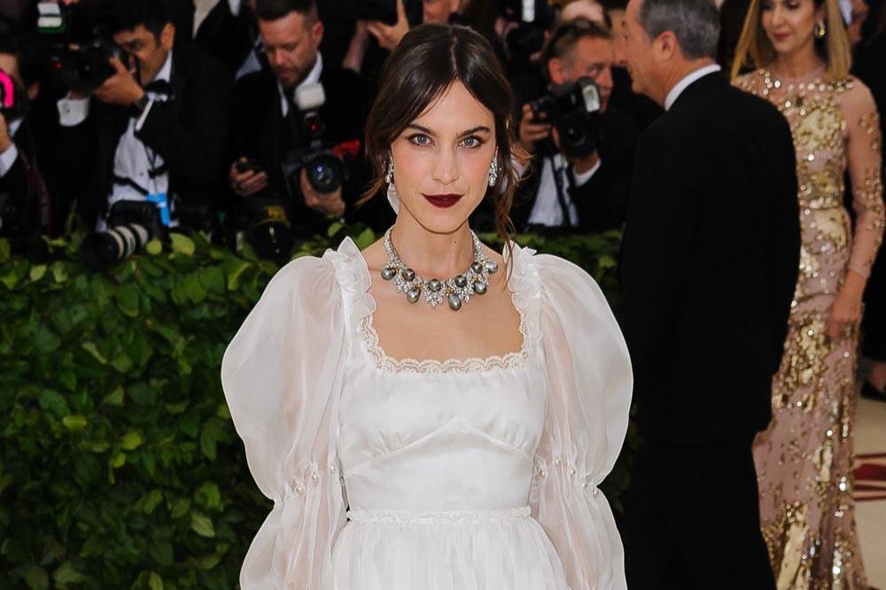 eftertiden Luscious frokost Alexa Chung to put on first London Fashion Week show