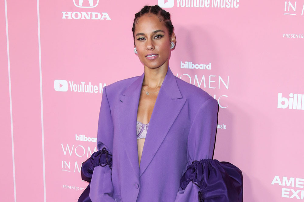 Alicia Keys is 'comfortable' in her own skin and doesn't need approval from others