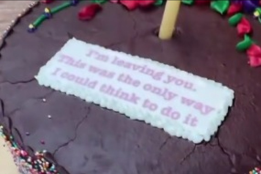 Amy Schumer's birthday cake (c) Instagram