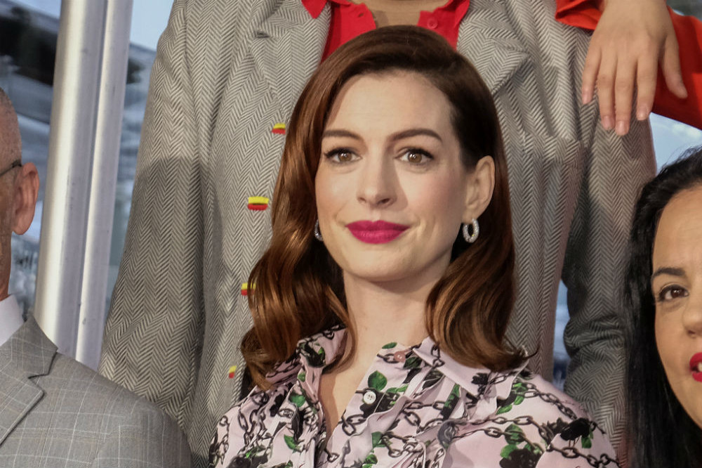 Anne Hathaway defends Jeremy Strong