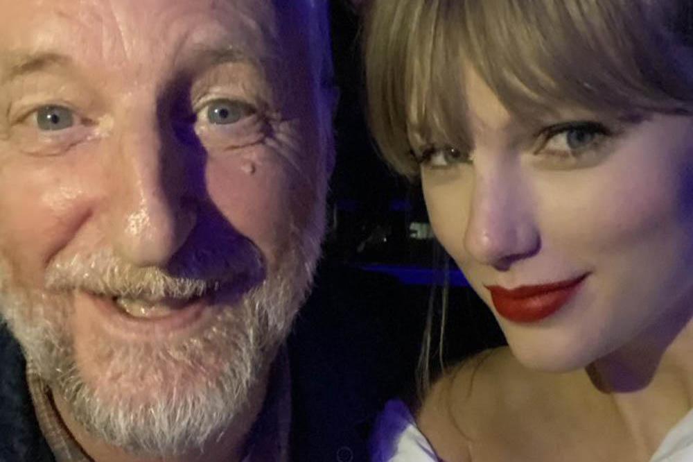 Billy Bragg and Taylor Swift at NME Awards (c) Twitter 