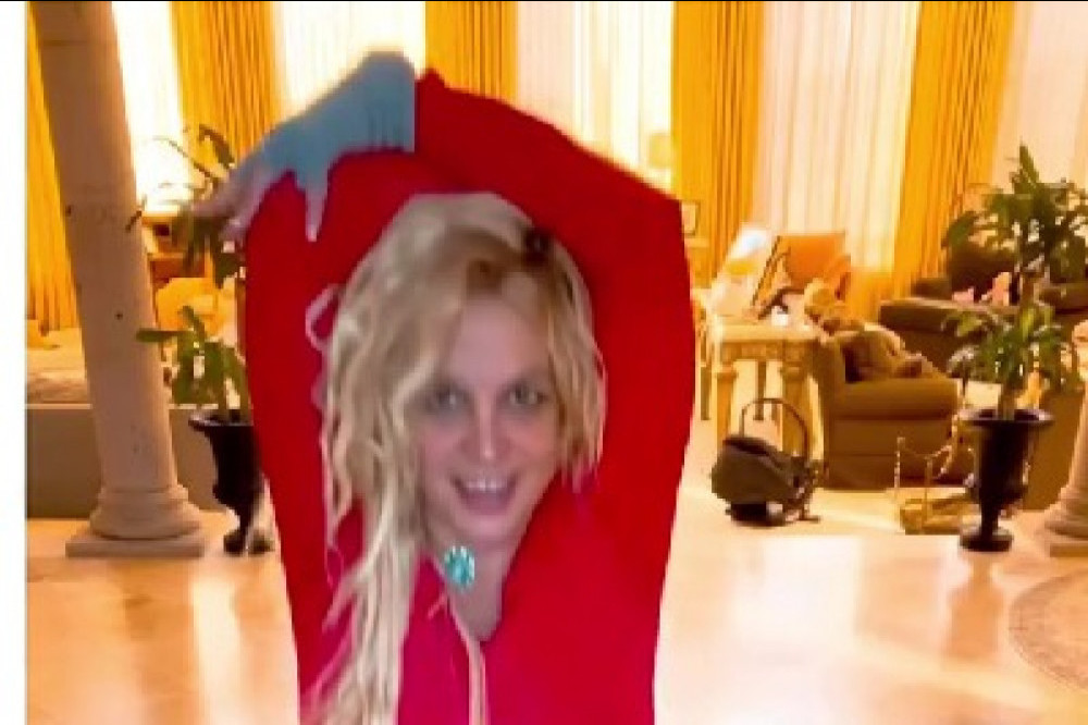 Britney Spears dances to stop nerve damage pain