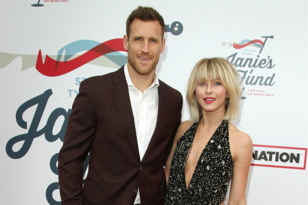 Julianne Hough and Brooks Laich reach agreement in divorce