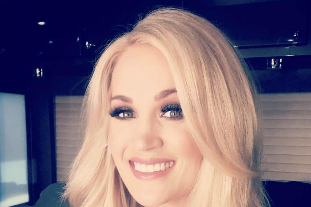 Carrie Underwood gets ready for ACM Awards (c) Instagram 