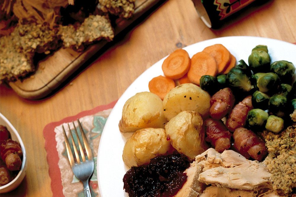 Christmas dinner causes a spike in indoor pollution