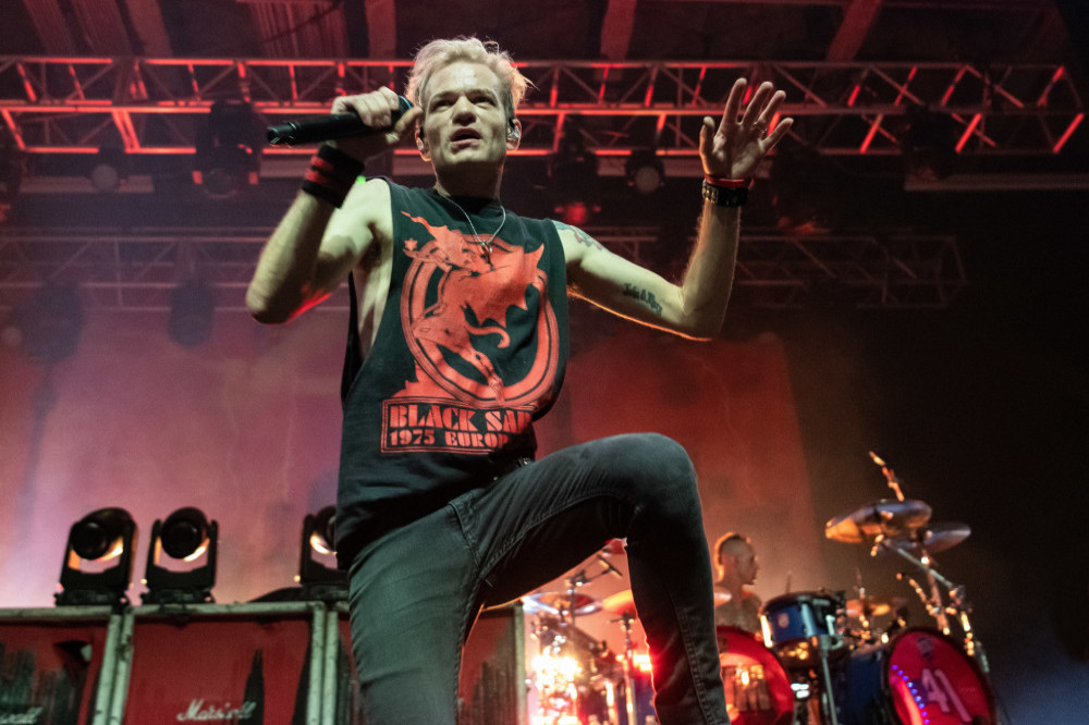 Deryck Whibley has announced a memoir documenting the highs and lows of his life