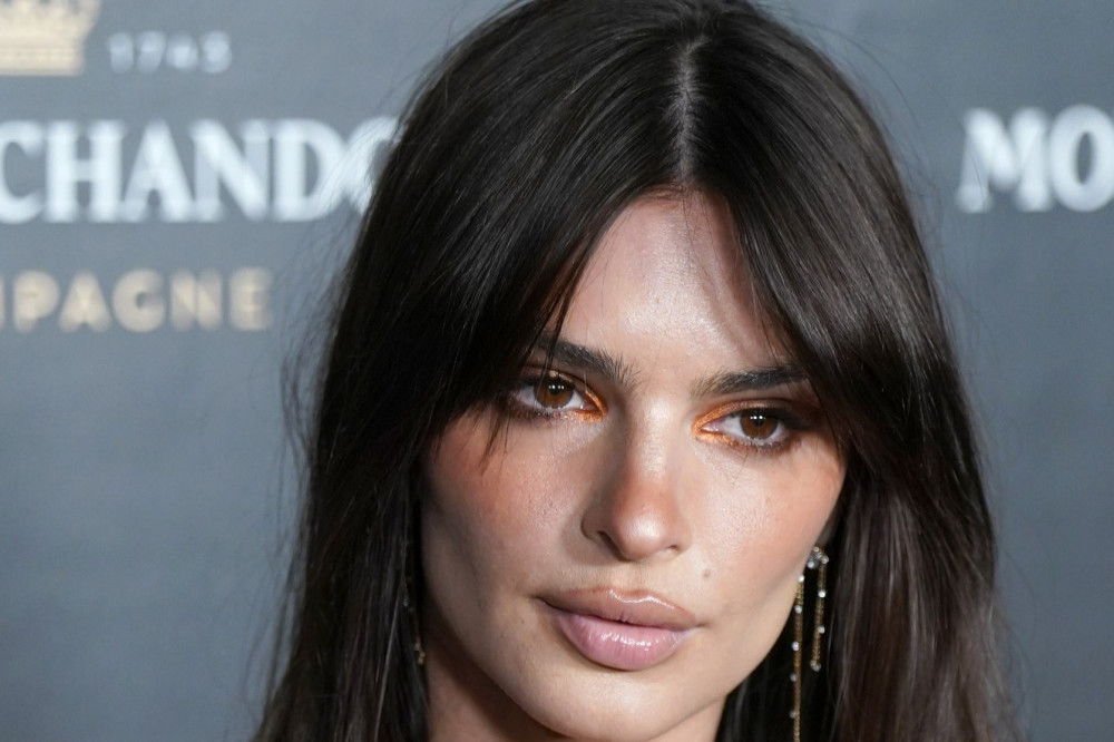 Emily Ratajkowski has set the record straight on how her surname is pronounced and it turns out most of the world has been saying it wrong