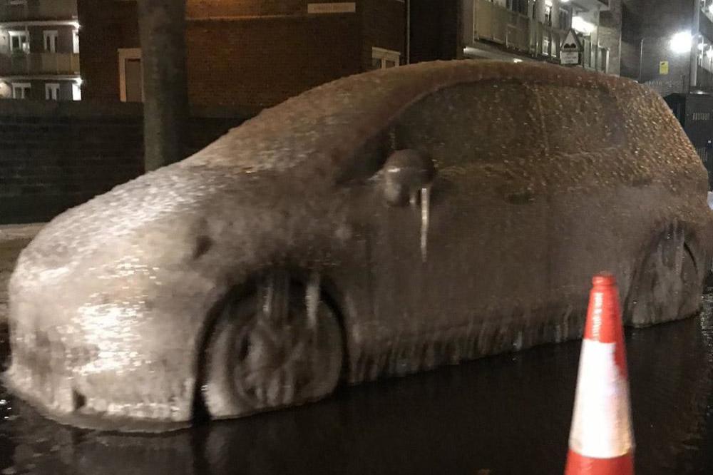 Frozen car (c) Twitter
