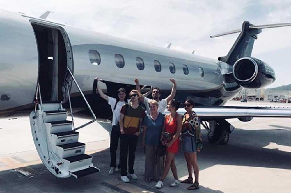 Gallagher's get jet home from holiday (c) Instagram 