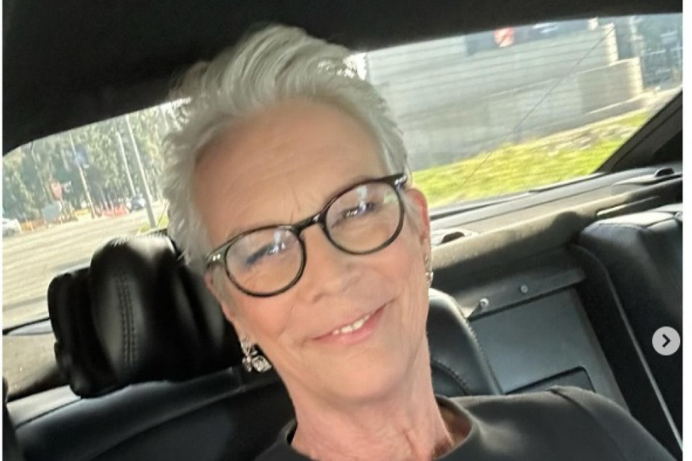 Jamie Lee Curtis left the Oscars early so she could get a burger