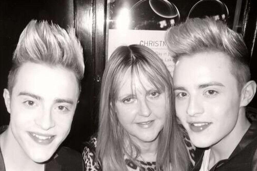 Jedward with mother (c) Twitter