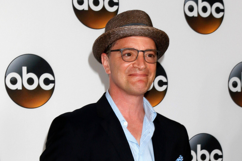 Joshua Malina has slammed Mel Gibson