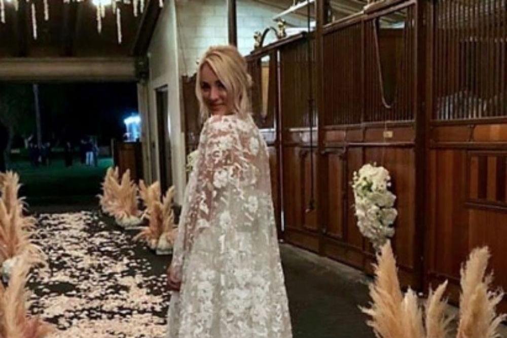 Kaley Cuoco's wedding dress (c) Instagram