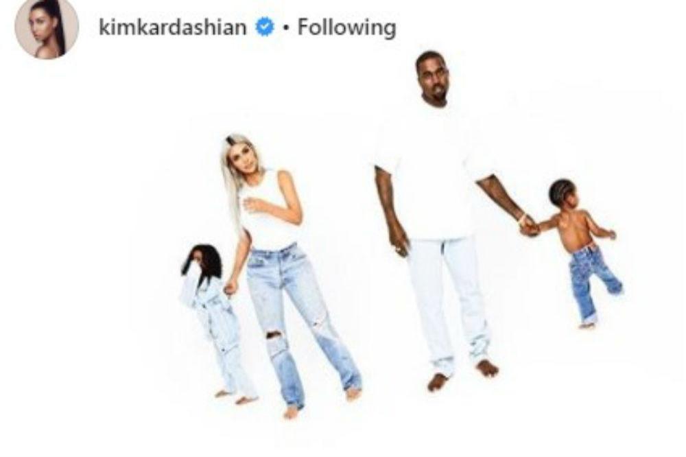 Kardashian Christmas card (c) Instagram 