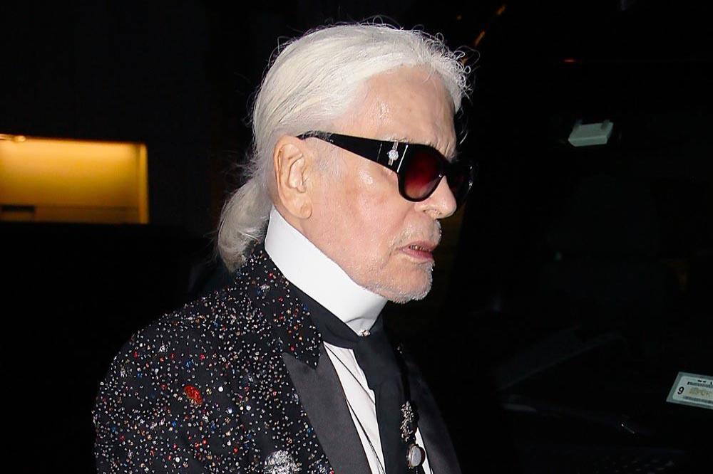 binnenkomst opraken Hertog Cara Delevingne and Kate Moss' tribute to Karl Lagerfeld