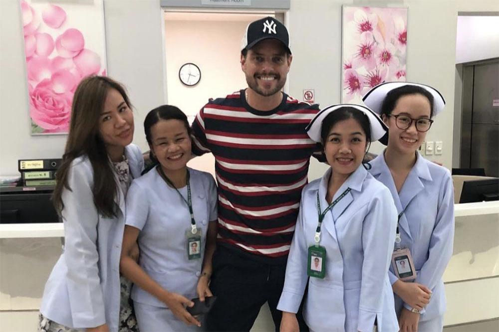 Keith Duffy and hospital staff (c) Instagram