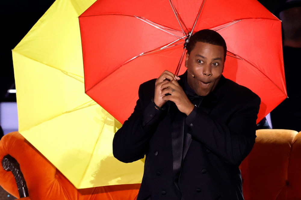 Kenan Thompson kicked off the Emmy Awards with a dance medley