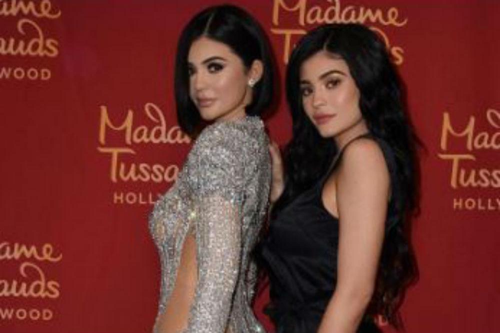 Kylie Jenner and her Madame Tussauds wax figure (c) Instagram