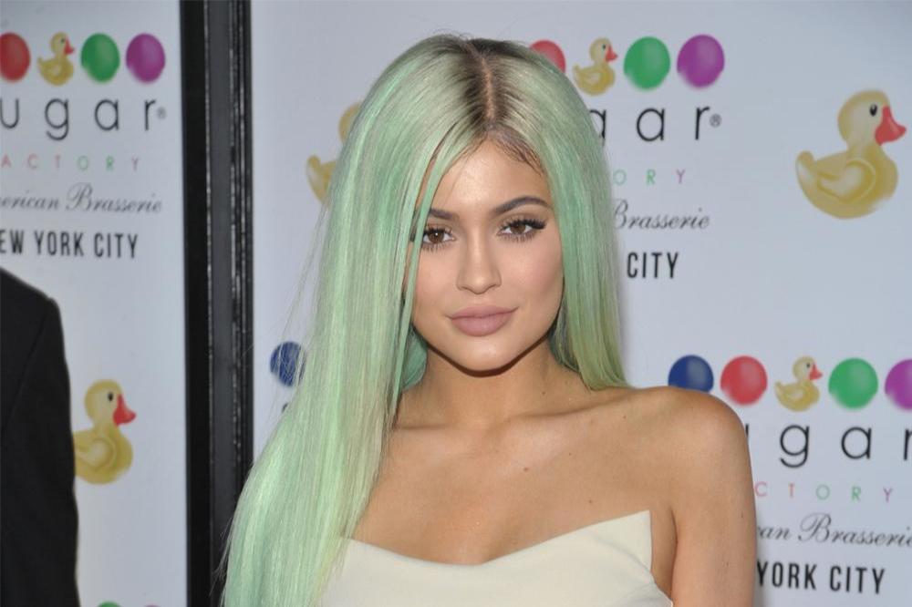 Kylie Jenner with green hair in 2015
