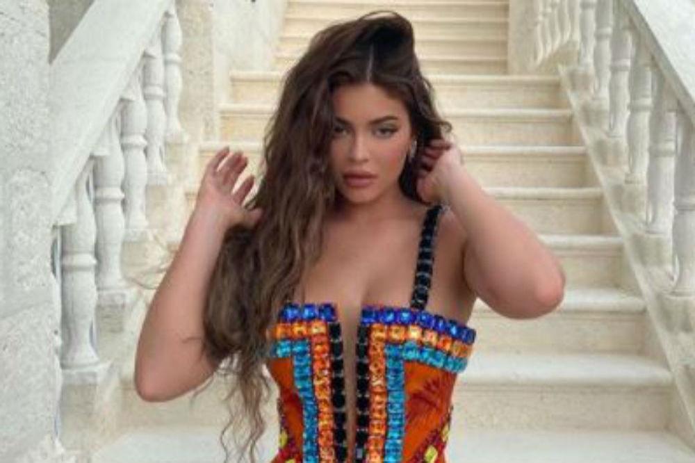 Kylie Jenner wearning Balmain [Instagram]