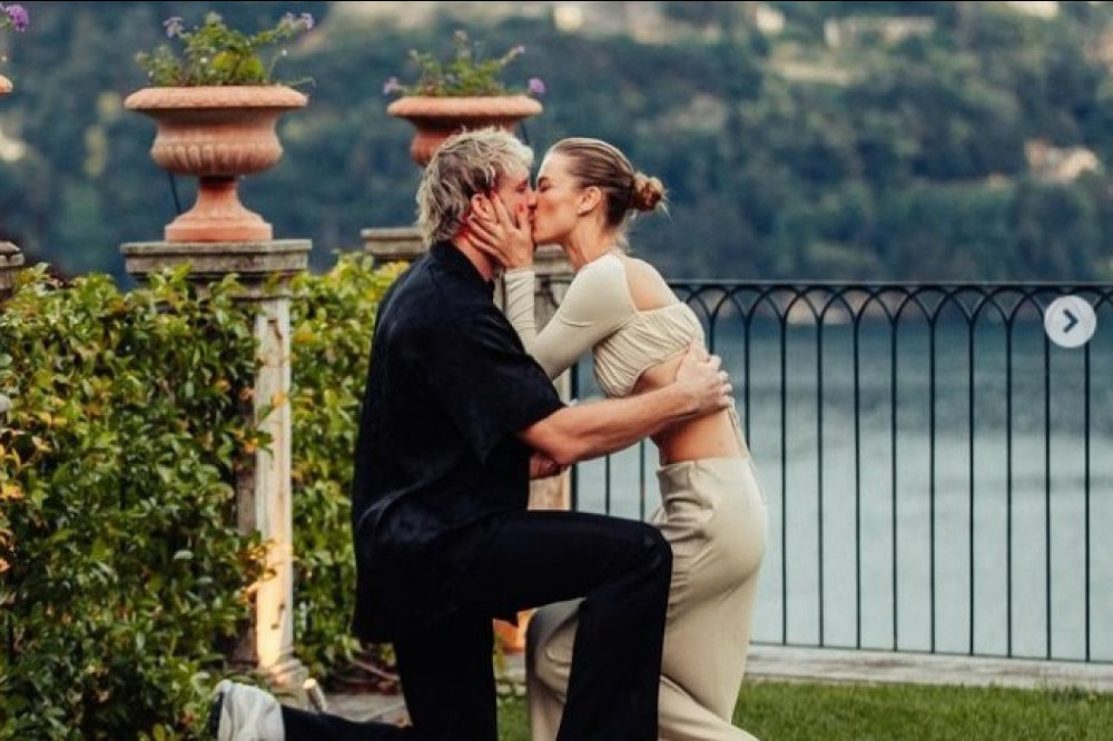Logan Paul and Nina Agdal are engaged (c) Instagram