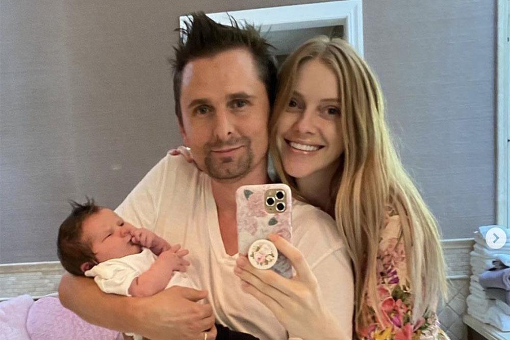Matt Bellamy, Elle Evans and their daughter (c) Instagram