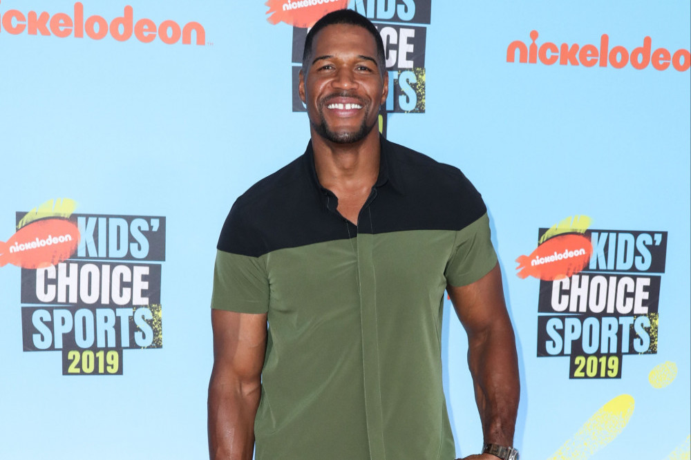 Michael Strahan makes trip into space