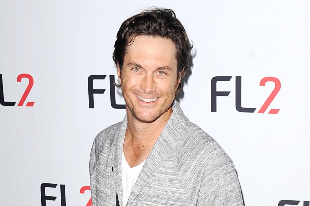 Oliver Hudson has opened up about his early childhood years with mum Goldie Hawn