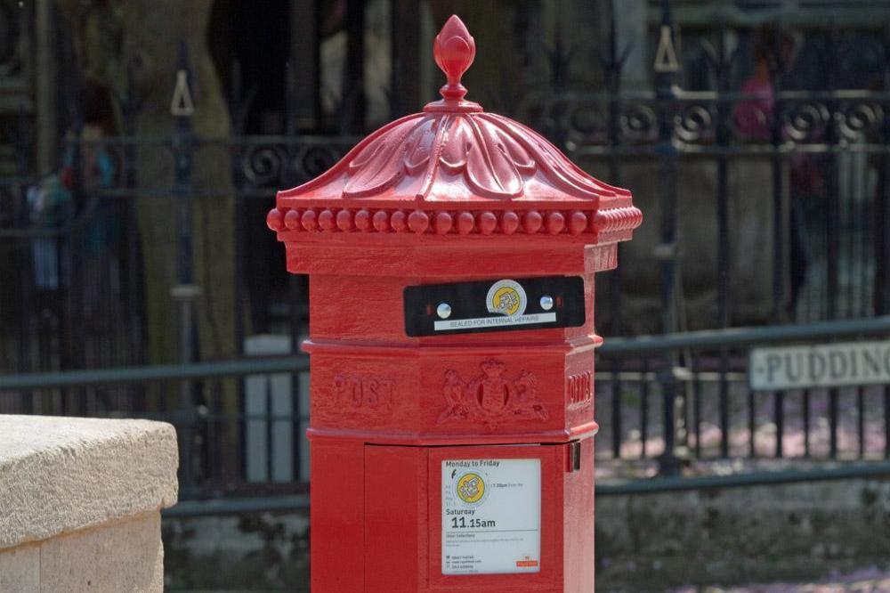 Postman hides post
