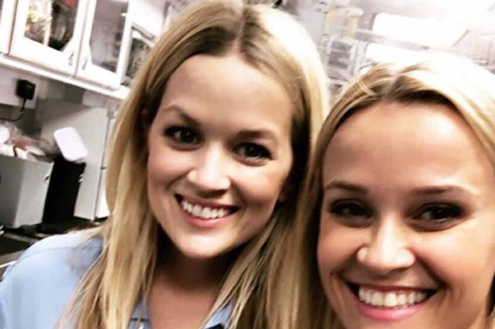 Reese Witherspoon with her body double (c) Instagram