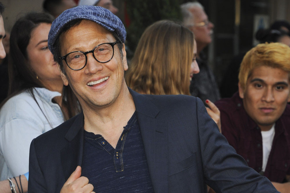 Rob Schneider says the ‘Saturday Night Live’ set fell ‘eerily quiet’ after Sinéad O’Connor tore up a picture of the Pope on the show