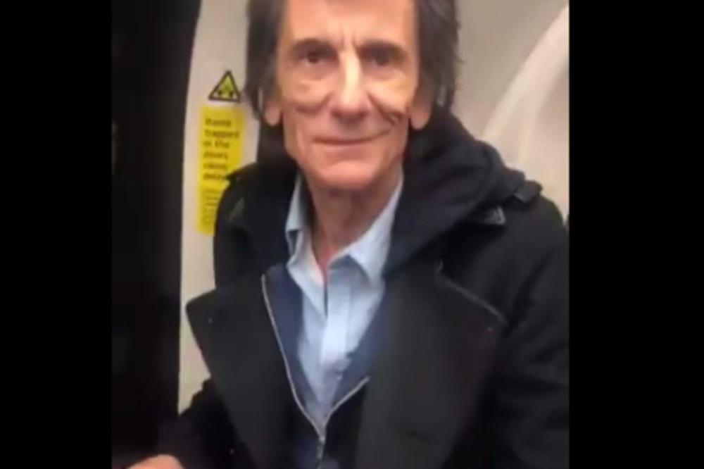 Ronnie Wood rides the tube (c) Twitter