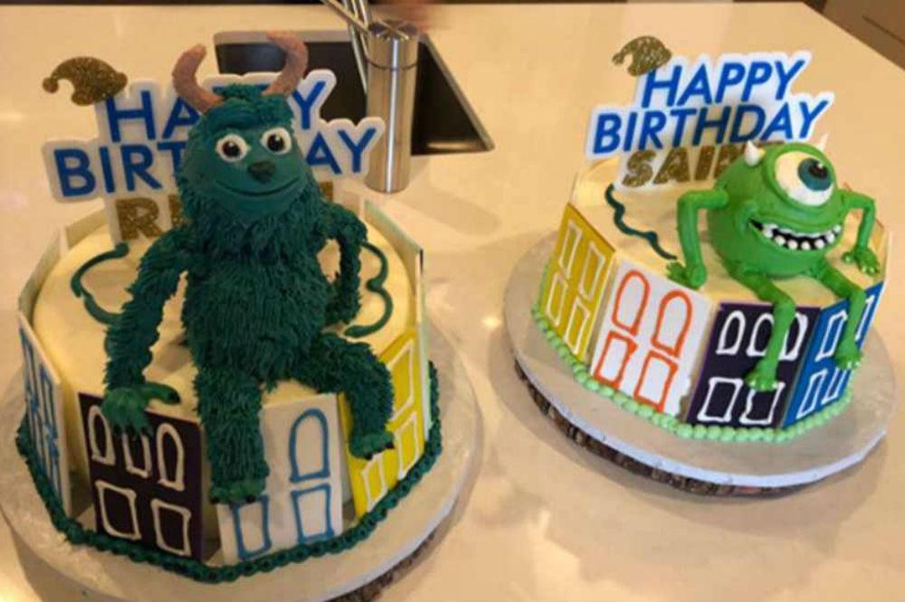 Saint Kardashian West and Reign Disick's birthday cakes (c) Snapchat 