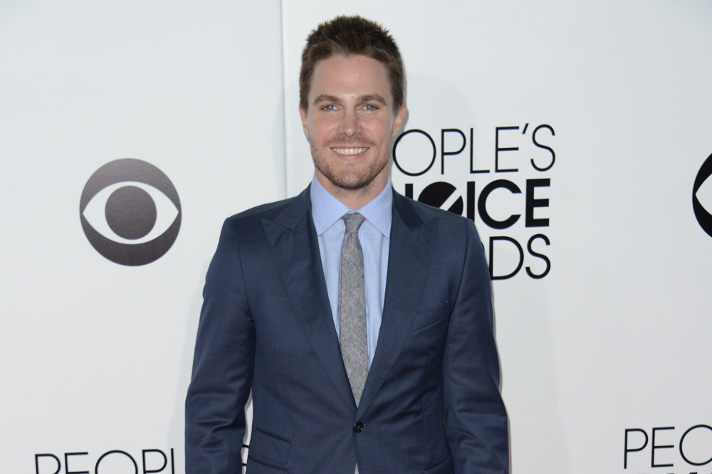 Stephen Amell has clarified his comments about the strikes