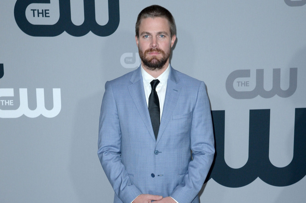 Stephen Amell has clarified his strike comments again