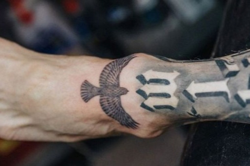 Travis Barker got a hawk tattoo in memory of Taylor Hawkins