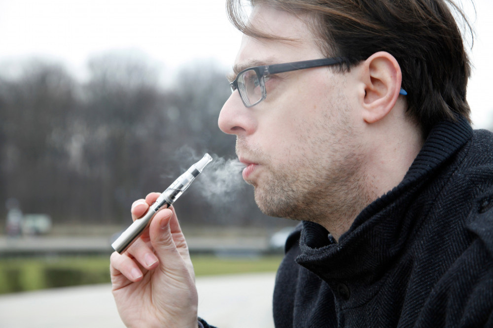Vaping causes men's testicles to shrink