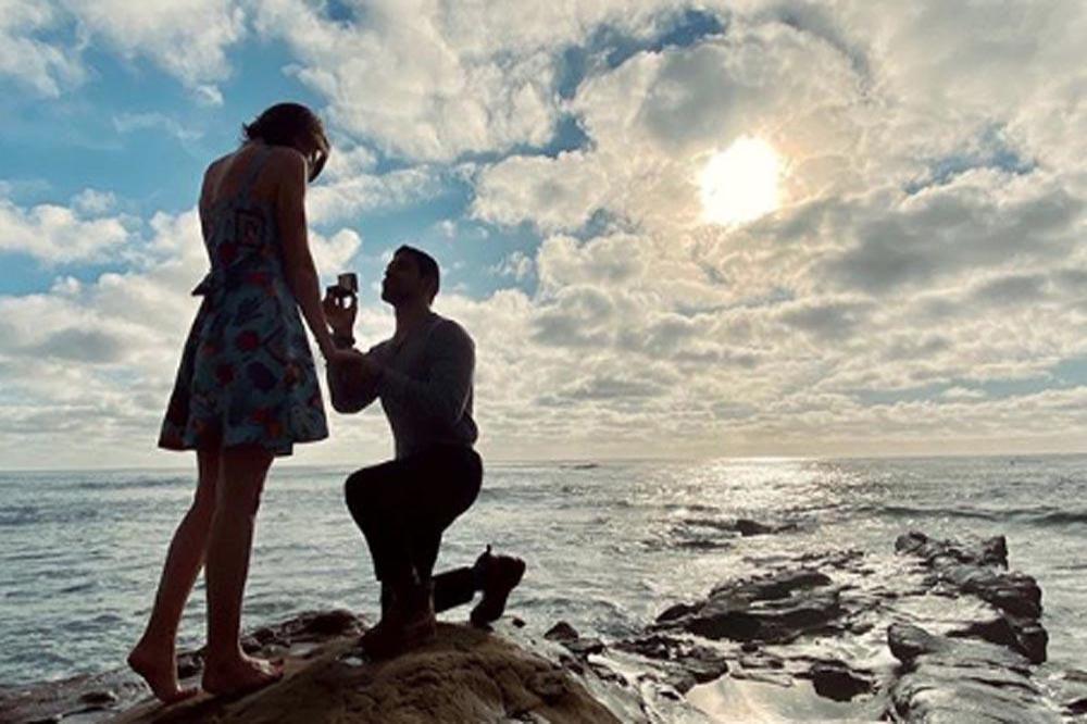 Wilmer Valderrama proposes to Amanda Pacheco (c) Instagram 