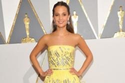 Alicia Vikander put at ease by Michael Fassbender