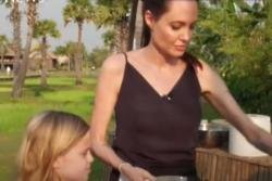 Angelina Jolie cooks tarantulas for her children to eat