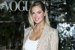 Sports Illustrated Swimsuit: Kate Upton up close (Video)